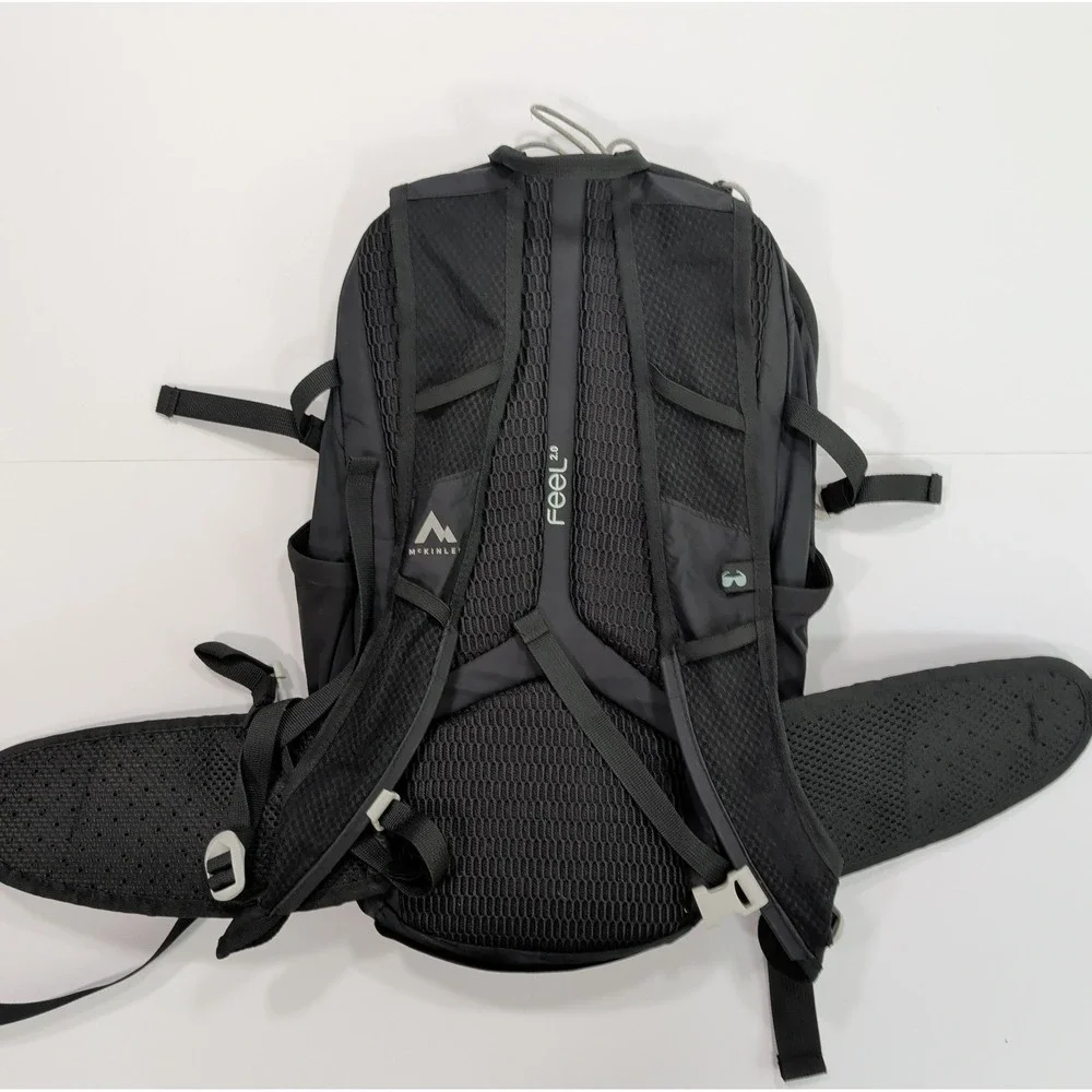 McKinley Cross CT 20 Daypack - 20L Hiking & Travel Backpack - Black